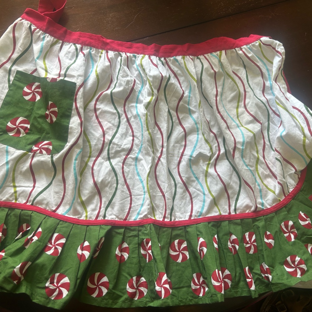 Pier 1 Christmas Apron